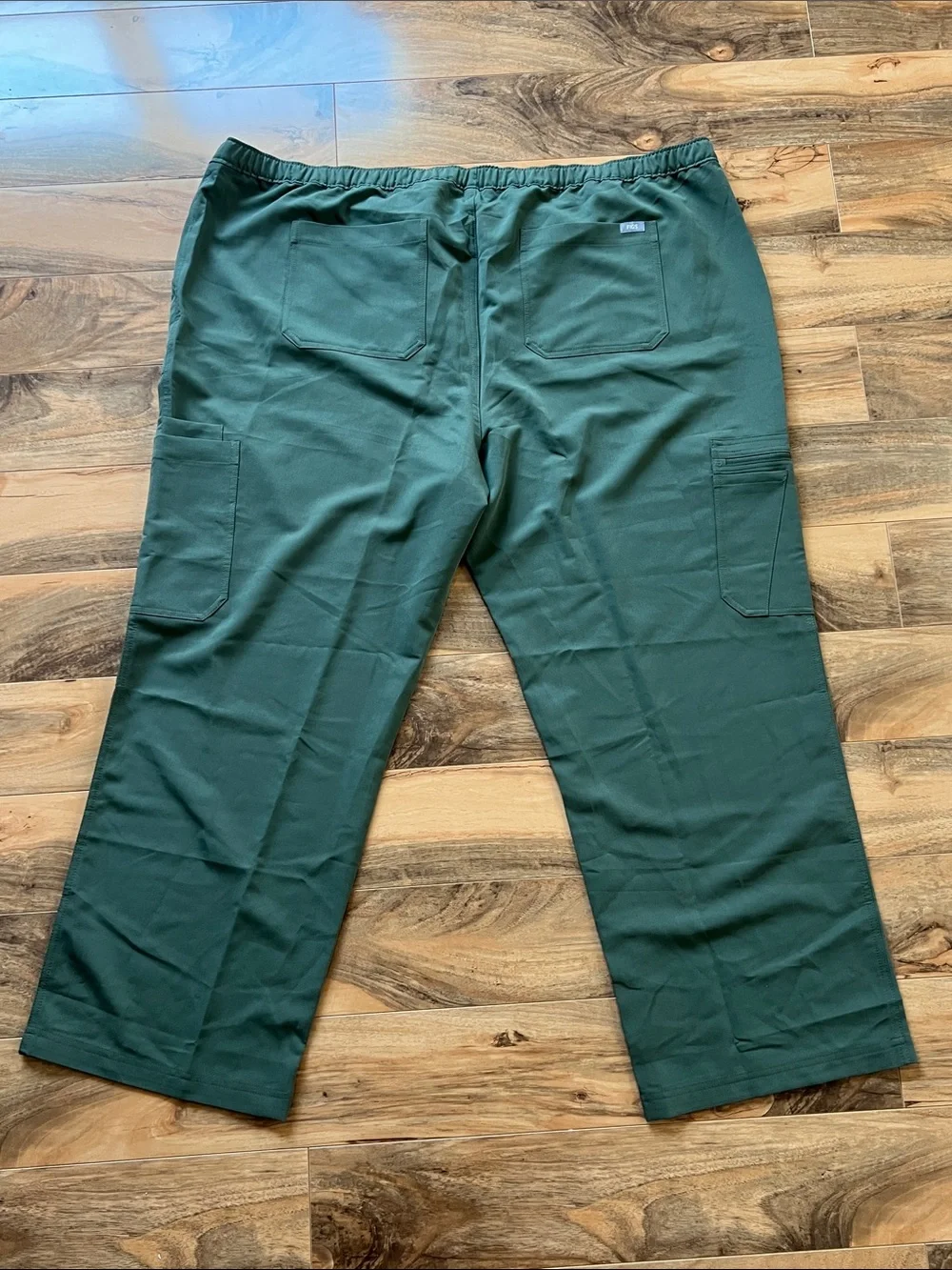 FIGS Men’s Cairo Cargo Scrub Pants 6XL Olive Green Technical Collection NWT